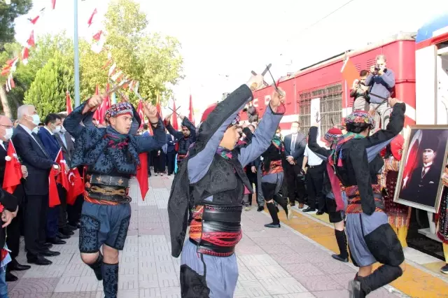 Atatürk'ün Cumhurbaşkanı olarak Manisa'ya ilk gelişinin 96'ncı yılı törenlerle kutlandı