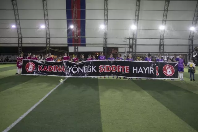 'Kadınlar futboldan anlamaz' algısını yenmek için sahaya çıktılar