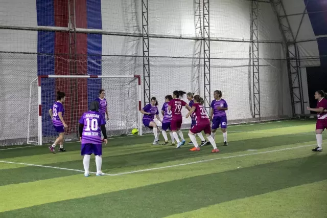 'Kadınlar futboldan anlamaz' algısını yenmek için sahaya çıktılar