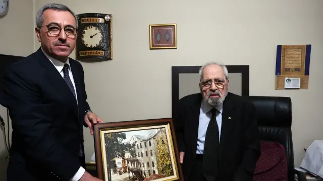 Sezai Karakoç'a fahri hemşehrilik beratı verildi