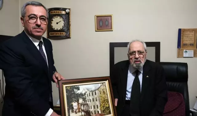 Sezai Karakoç'a fahri hemşehrilik beratı verildi