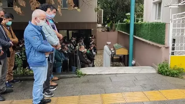Silahlı saldırıda öldürülen belediye işçisi toprağa verildi