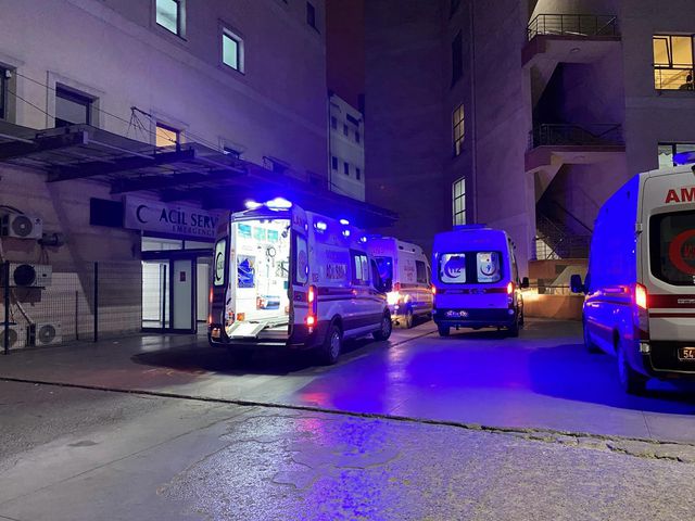 yabanci uyruklu gencler arasinda yan baktin 2 14451891 o