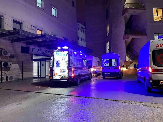 yabanci uyruklu gencler arasinda yan baktin 3 14451884 o