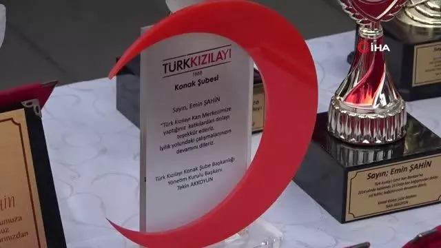 6 dünya rekoru kıran kan bağışçısına plaket