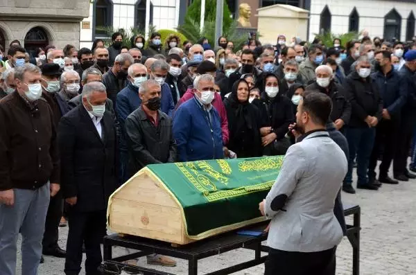 AVCILAR'DA İHMAL İDDİASI: İŞ MAKİNESİNİN DEVİRDİĞİ BETON DİREK CAN ALDI -1