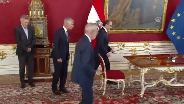 Avusturya'nın yeni Başbakanı Schallenberg Kurz'la çok yakın çalışacağını söyledi