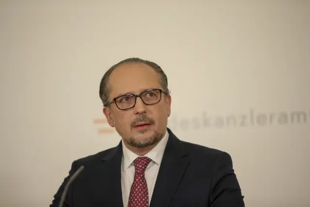 Avusturya'nın yeni Başbakanı Schallenberg Kurz'la çok yakın çalışacağını söyledi