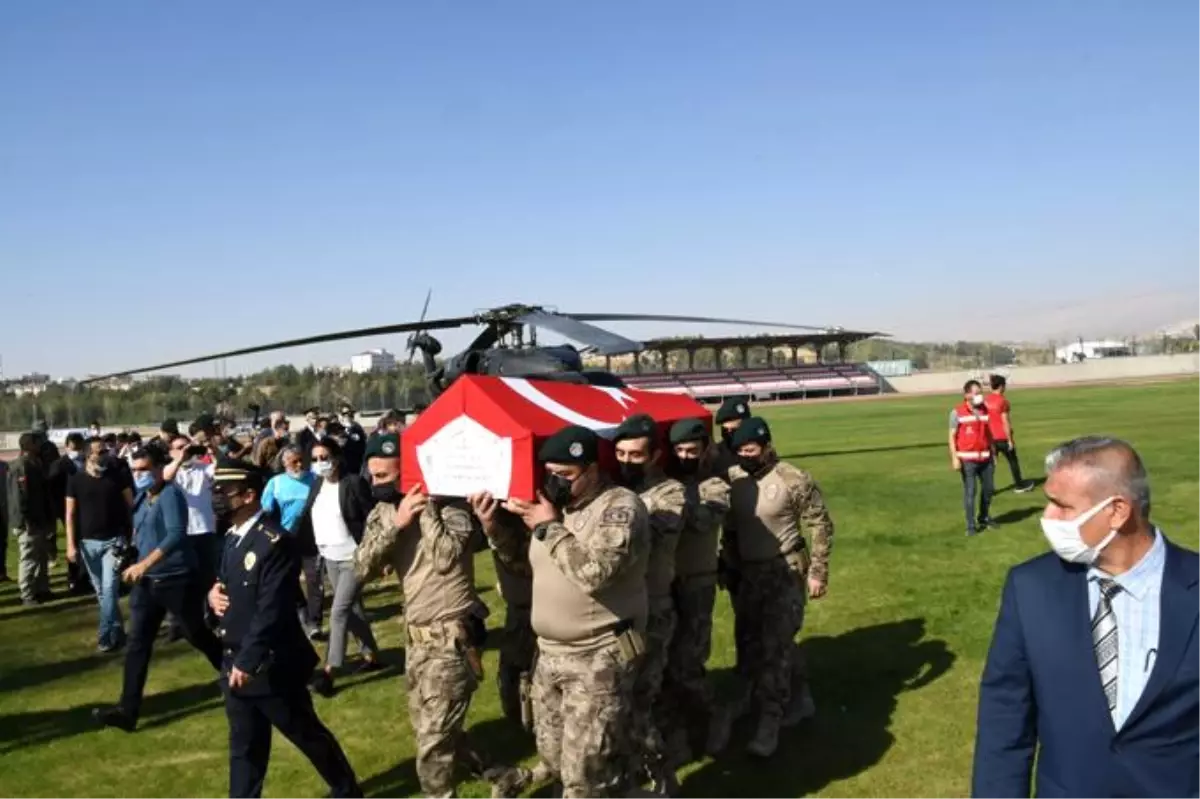 Azez Şehidi Özel Harekât Polisi Fatih Doğan Son Yolculuğuna Uğurlandı