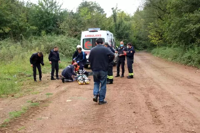 Baba ve oğulun içinde bulunduğu otomobil 10 metre yükseklikten düştü