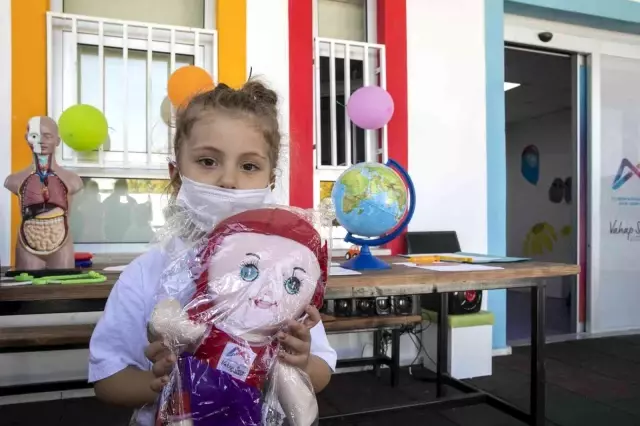 Büyükşehir Belediye Başkanı Seçer, Münir Özkul Kreşi'ni ziyaret etti