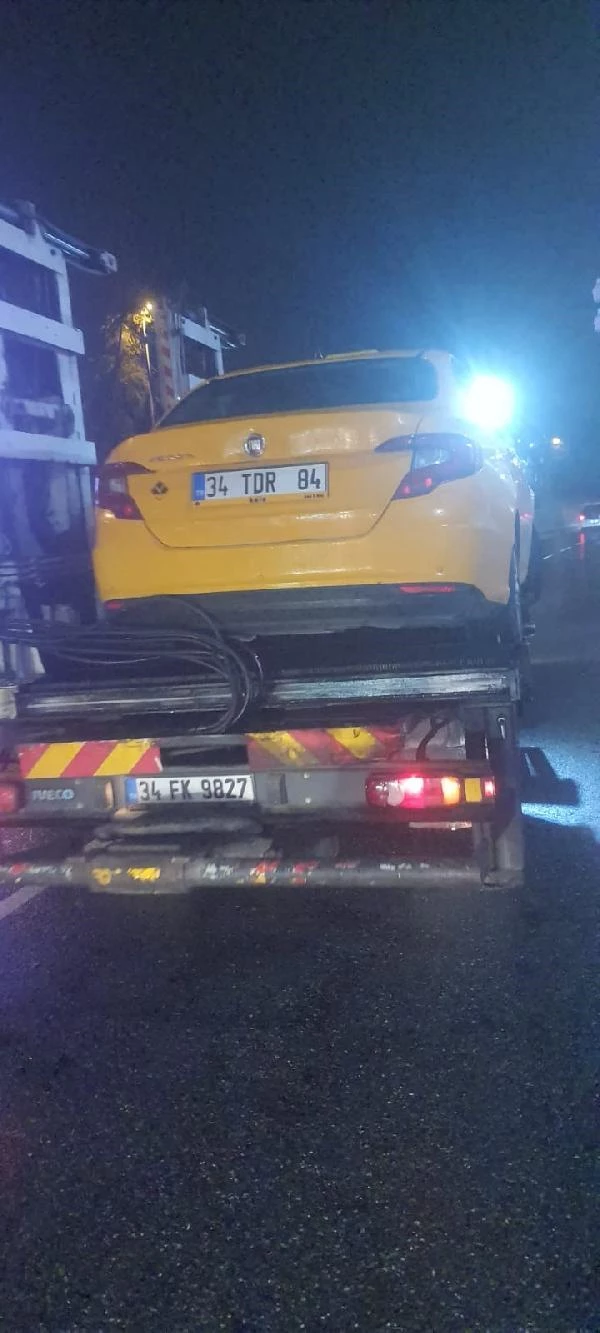 Foyasını polis ortaya döktü! Sarıya boyadığı taksiyle korsan nakliyat yapan şahıs trafikte yakalandı