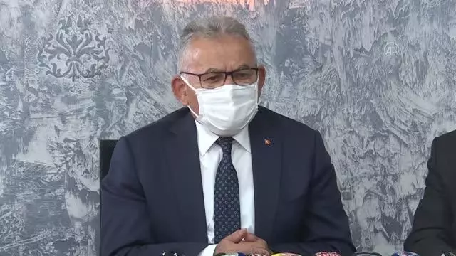 Büyükşehir Belediye Başkanı Büyükkılıç'tan Kayseri Gazeteciler Cemiyeti'ne ziyaret