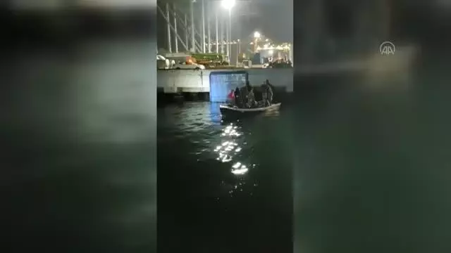 İzmit Körfezi'nde yasa dışı avlanan 150 kilogram midye denize bırakıldı
