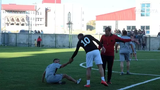 Kurumlar arası maçlarda kupa Esnaf Odasının oldu
