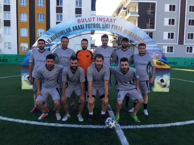 Kurumlar arası maçlarda kupa Esnaf Odasının oldu