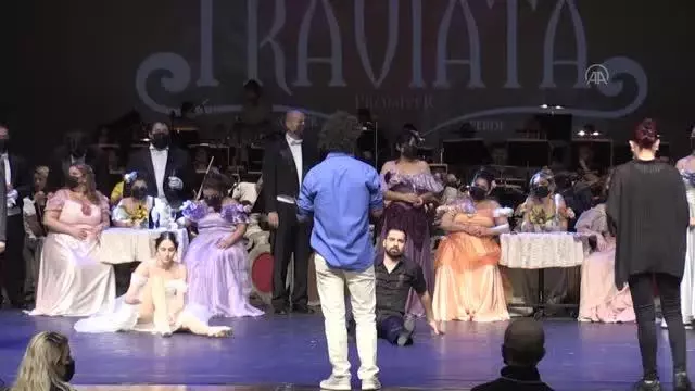 La Traviata dan uyarlanan rejili konserin prömiyer hazırlıkları tamamlandı