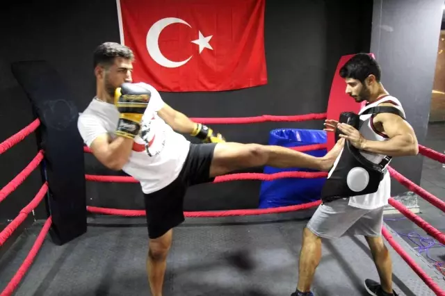 Milli kick boksçu gençlere örnek olmak için Mardin'e geldi