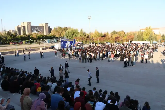 Niğde'de üniversitede öğrencilere Hoş geldin konseri