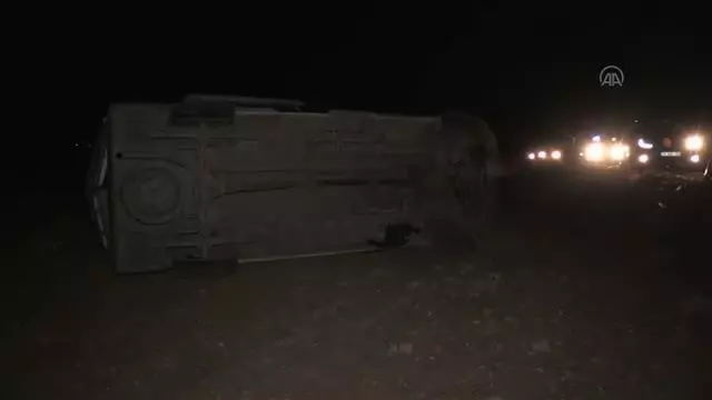 Son dakika haberleri... ŞANLIURFA - Öğrenci servisinin devrilmesi sonucu 1 kişi öldü, 5 kişi yaralandı