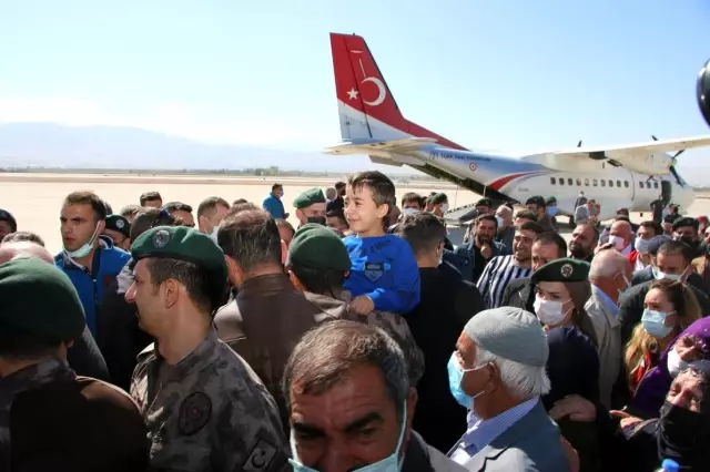 Son dakika haberi! Şehit Cihat Şahin memleketi Elazığ'da son yolculuğuna uğurlandı