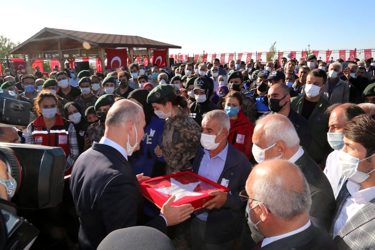 Şehit Polis Memuru Cihat Şahin Son Yolculuğuna Uğurlandı