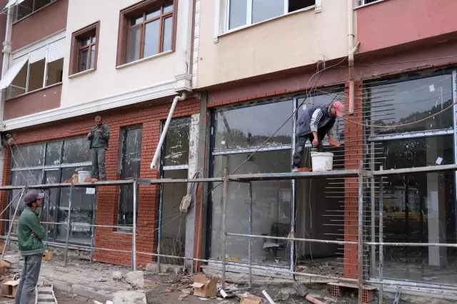 KASTAMONU - Sel felaketinin üzerinden 2 ay geçen Bozkurt'ta yaralar sarılmaya devam ediliyor