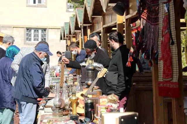 Talas Antika Pazarı'na mezat damga vurdu
