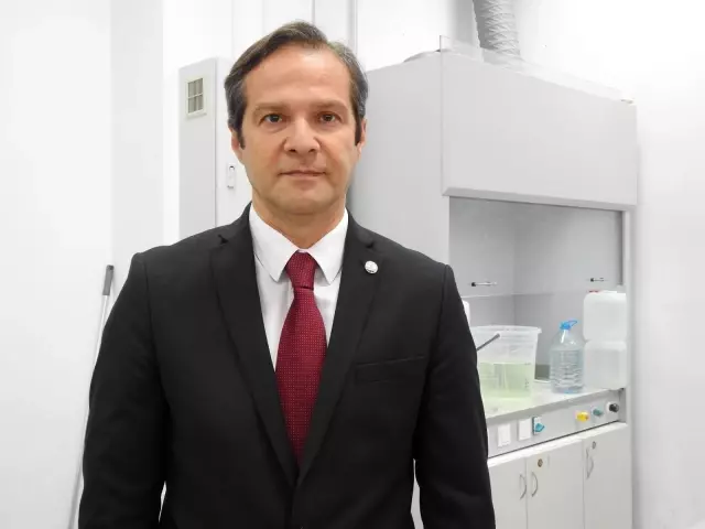 Üniversitede üretilen dezenfektanlar sayesinde 200 milyon lira cepte kaldı