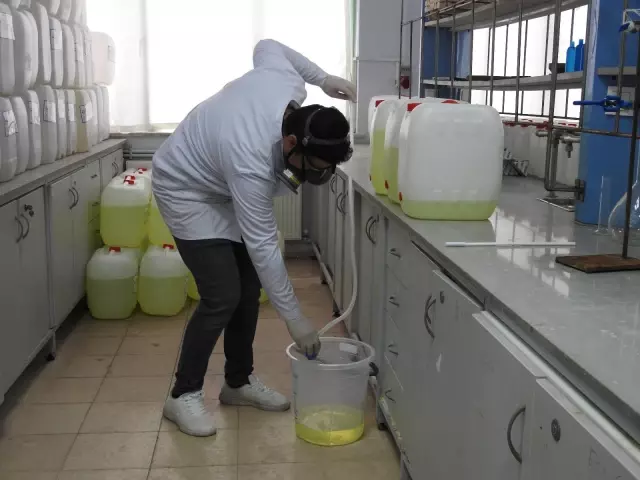 Üniversitede üretilen dezenfektanlar sayesinde 200 milyon lira cepte kaldı