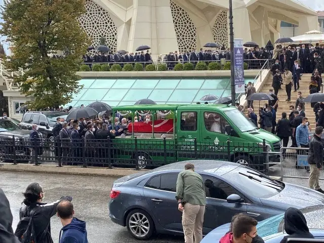 Cumhurbaşkanı Erdoğan, İsmet Uçma'nın cenazesine katıldı