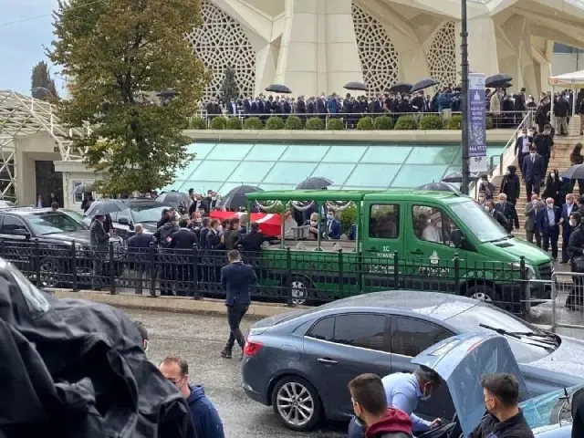 Cumhurbaşkanı Erdoğan, İsmet Uçma'nın cenazesine katıldı