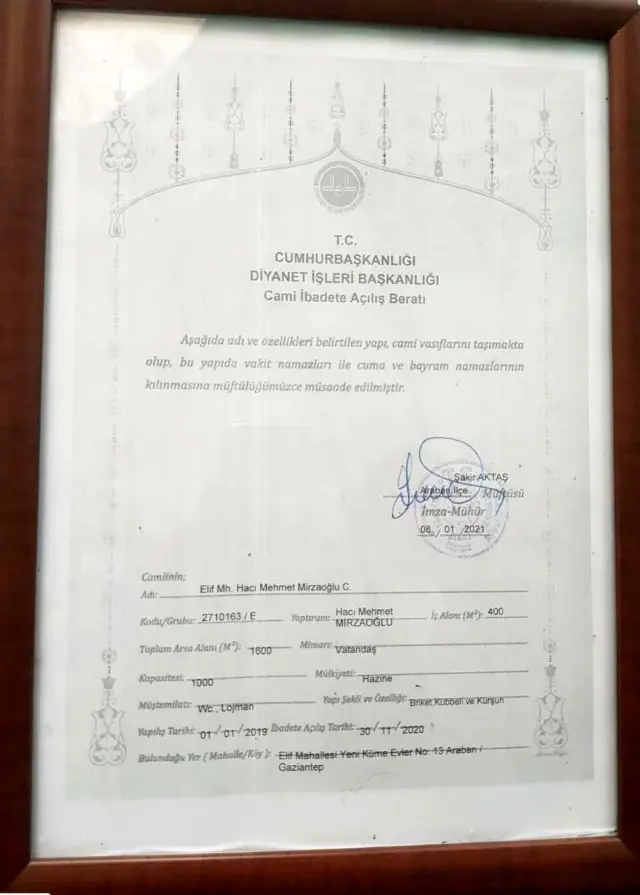 Diyanet İşleri Başkanı Erbaş'tan cami yaptıran hayır sahiplerine teşekkür plaketi