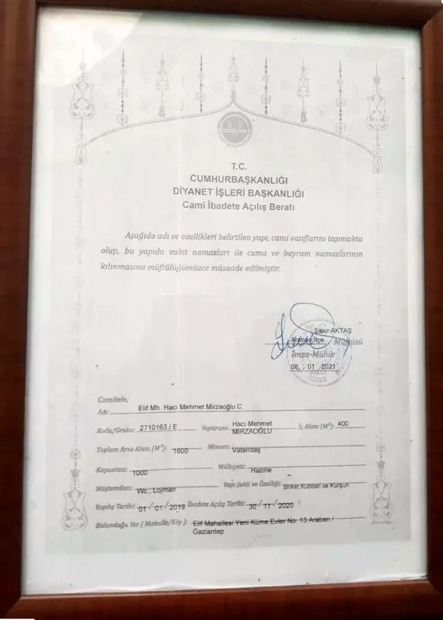 Diyanet İşleri Başkanı Erbaş'tan cami yaptıran hayır sahiplerine teşekkür plaketi