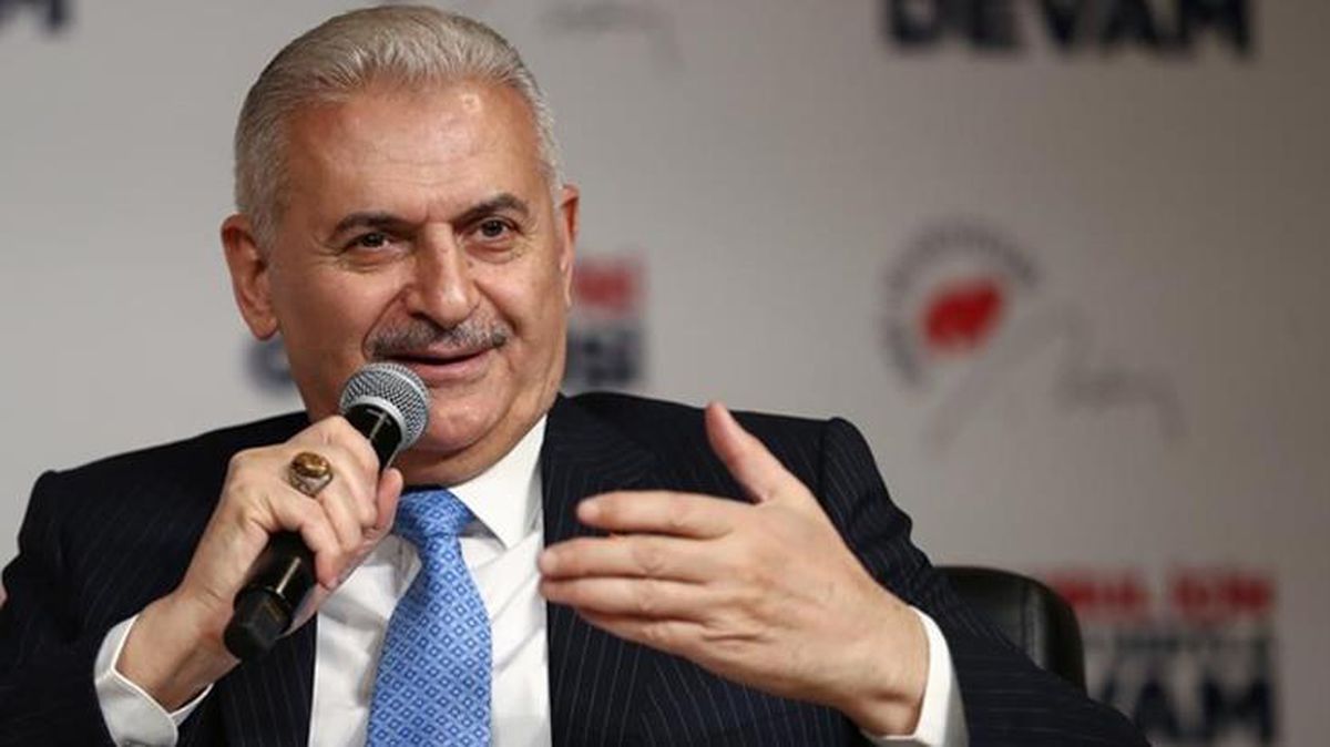 Binali Yıldırım, 2007'deki anısını paylaştı: Teyze bana 'Sen bakan olmuşsun ama cahil kalmışsın' dedi