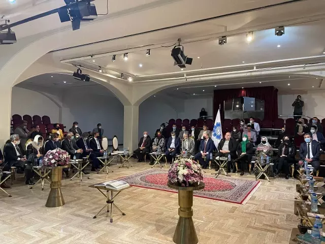 Ekonomik İşbirliği Teşkilatından Tahran'da diplomatik şiir gecesi