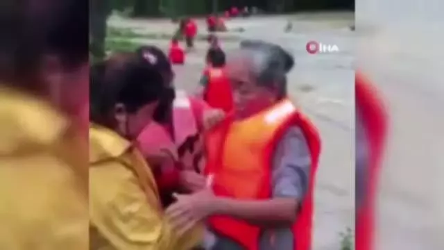 Son dakika haberleri: Filipinler'i tropikal fırtına vurdu: 9 ölü, 11 kayıp