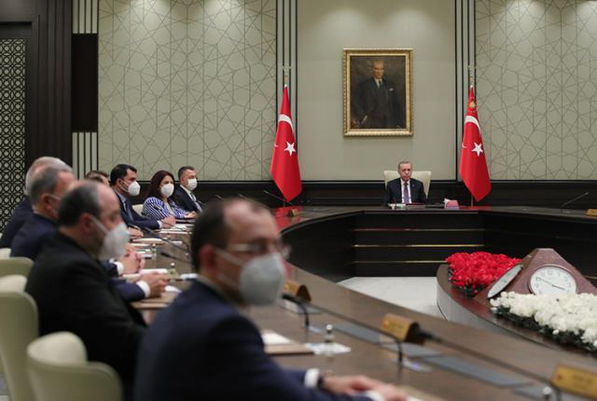 Okullar kapanacak mı? Kabine toplandı! Okullar online eğitime mi geçecek? İşte detaylar...