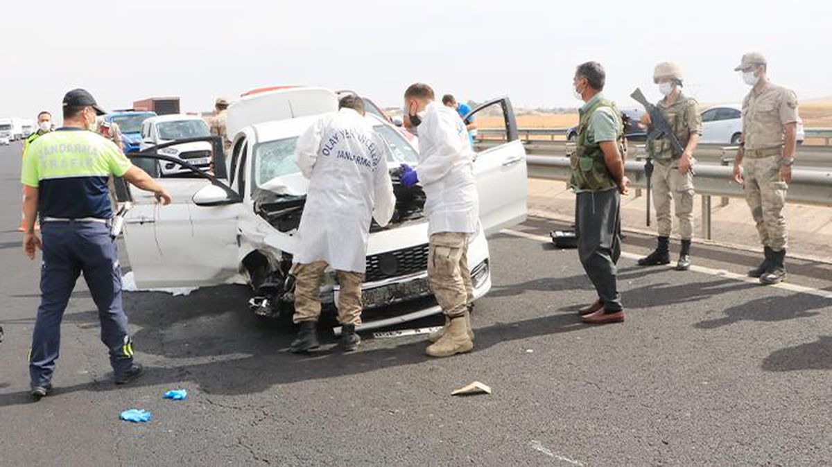 Seyir halindeki aracı kurşun yağmuruna tuttular! Baba öldü, oğlu ağır yaralandı