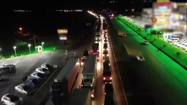 Kırıkkale'de iki otomobil kafa kafaya çarpıştı: 4 yaralı