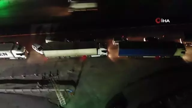 Kırıkkale'de iki otomobil kafa kafaya çarpıştı: 4 yaralı