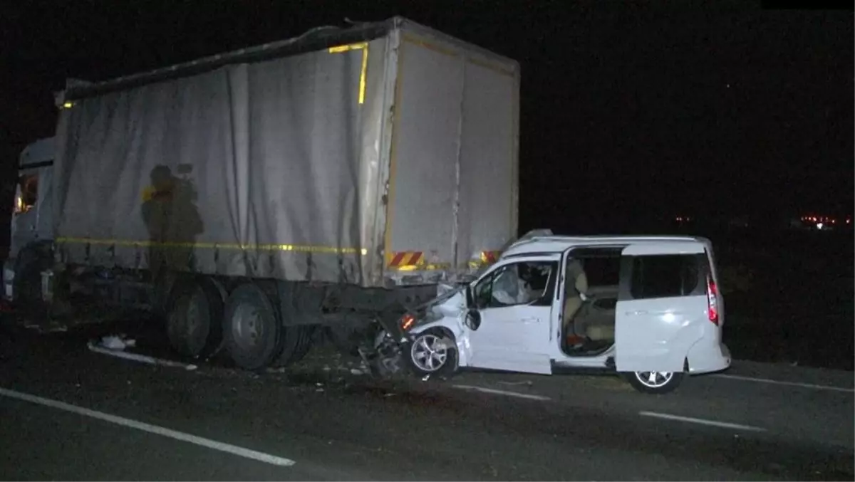 Konya'da 4 aracın karıştığı zincirleme trafik kazasında 1 kişi öldü, 1 kişi yaralandı