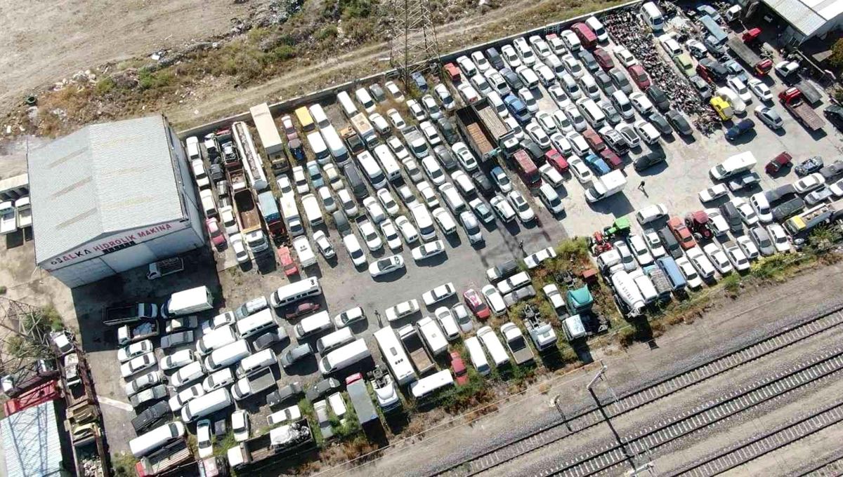 Milyonlarca liralık araçlar yediemin otoparklarında çürüyor