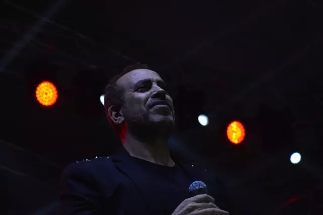 Haluk Levent ve Rus Kızılordu Korosu Bursa'da konser verdi