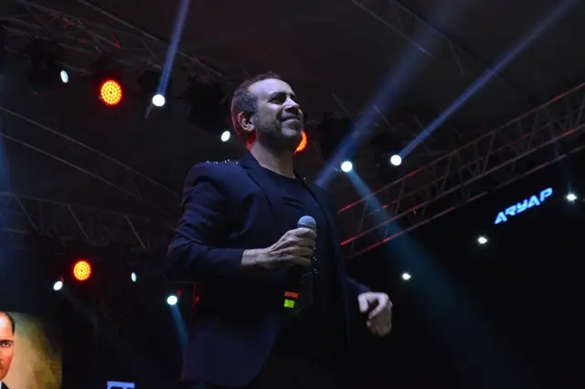 Haluk Levent ve Rus Kızılordu Korosu Bursa'da konser verdi