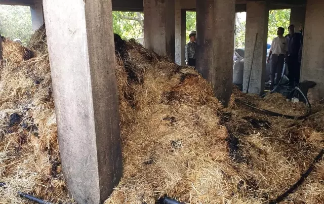 Son dakika haber! Samanların depolandığı alanda çıkan yangın eve sıçramadan söndürüldü