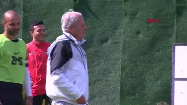SPOR Altay'da Mustafa Denizli'nin başarı kıstası Avrupa