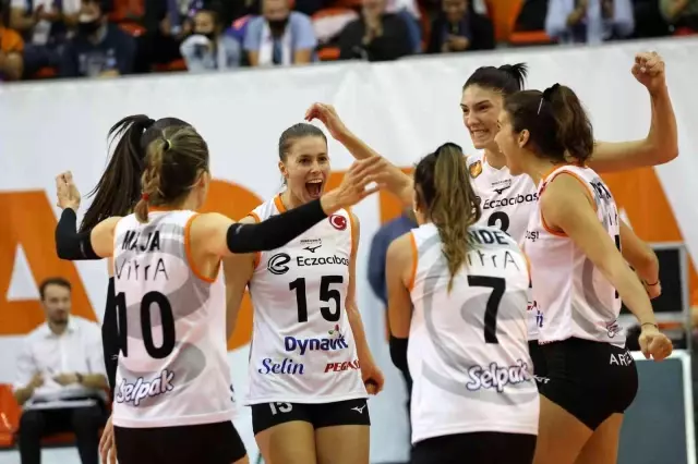 Sultanlar Ligi: Eczacıbaşı Dynavit: 2 - VakıfBank: 3