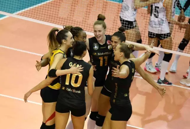 Sultanlar Ligi: Eczacıbaşı Dynavit: 2 - VakıfBank: 3