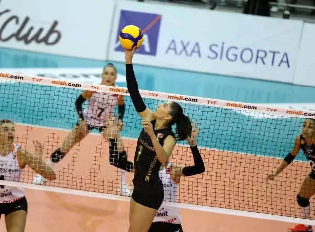 Sultanlar Ligi: Eczacıbaşı Dynavit: 2 - VakıfBank: 3